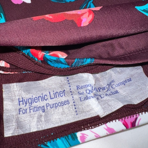 Curves Floral Print Bathing Suit - Picture 6 of 6